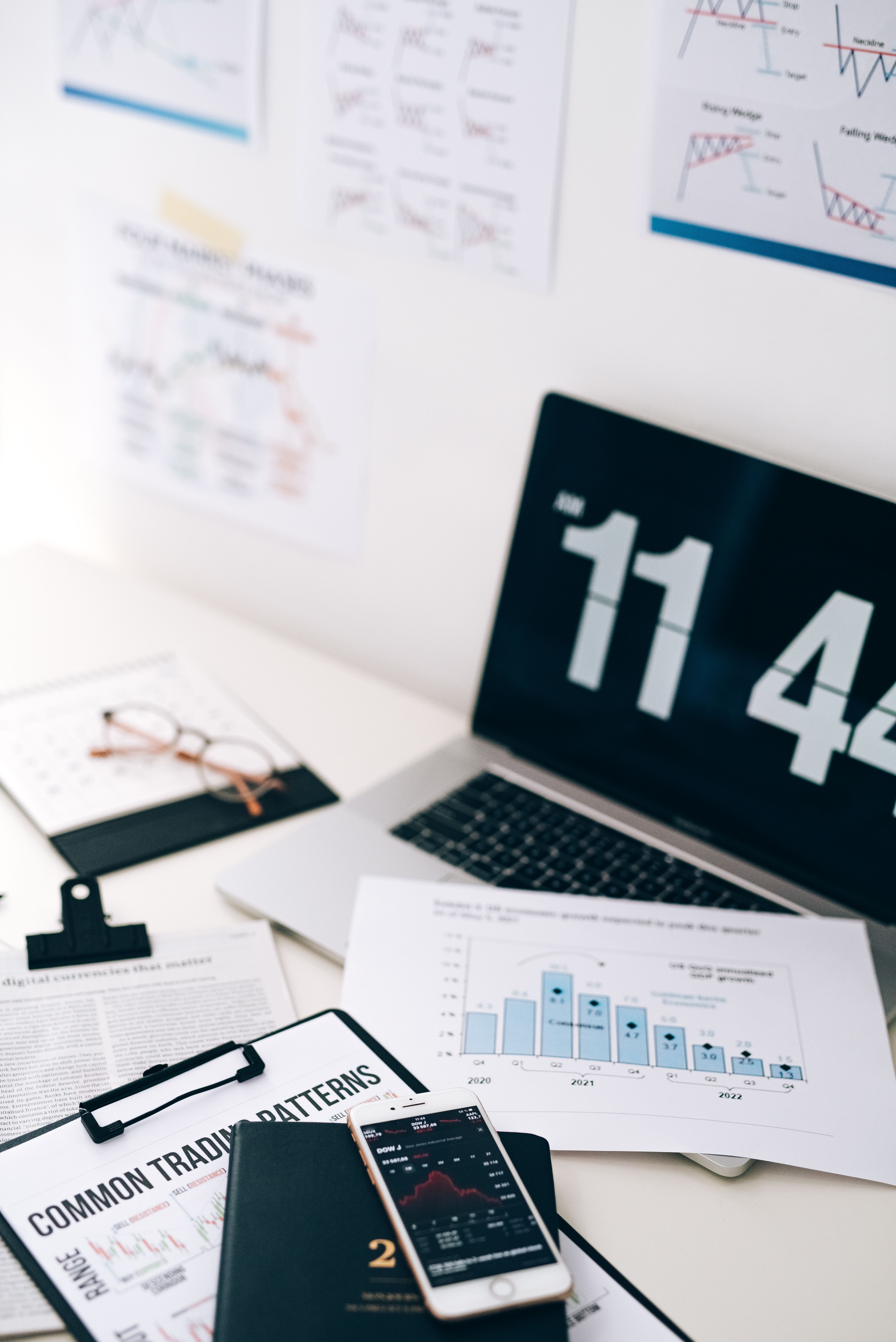 Wire Transfer vs. ACH Transfer: What's the Difference?